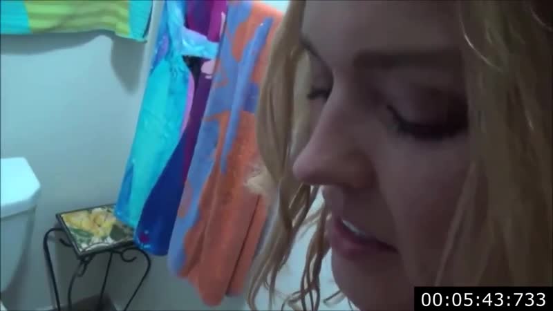 La mamma è venuta ubriaca e ha scopato suo figlio, matrigna, sottotitoli russi, mamma, madre, figlio, figlio, incesto, incesto, porno traduzione russa cazzo del figliastro