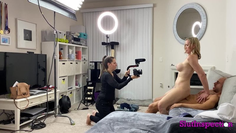 Lilly James đằng sau hậu trường [hậu trường]