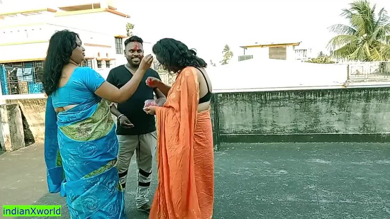 Un ragazzo tamil di 18 anni scopa insieme due bellissimi bhabhi suocera all'holi festival