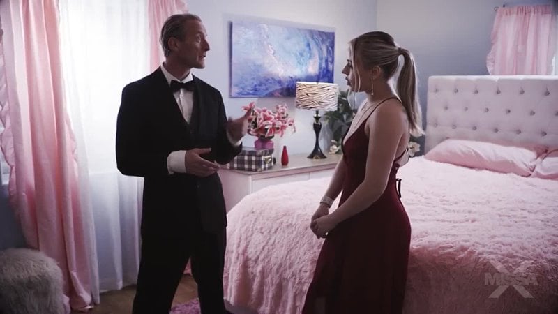 Bộ đồ sinh nhật của Anna Claire Clouds, Clarke Kent