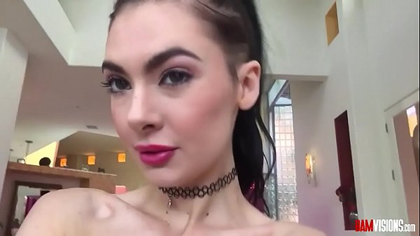 Teen Marley Brinx bereitet sich auf Analszene vor