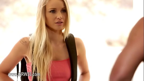 Brunett Lesben Babes Vika und Natasha