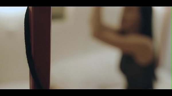 大鸡巴进入年轻的嘴