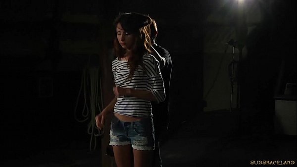 Bondage Fetish - Sculacciata hardcore e punizione per adolescenti con gola profonda