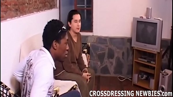 Meine tiefste Fantasie ist es, beim Crossdressing gefickt zu werden