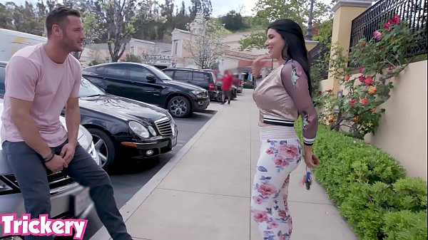 Trickery - Romi Rain ha una passione per i ragazzi europei