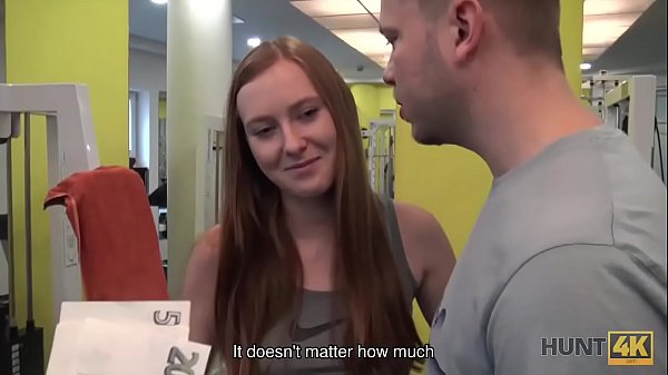 CACCIA4K. Dopo un duro allenamento in palestra, la ragazza è pronta per fare sesso per soldi