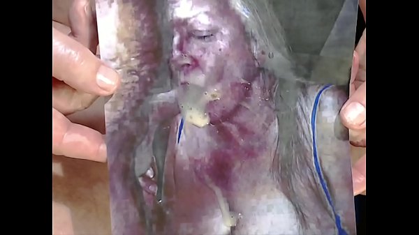 schwanzlutschende Ficke bekommt eine Ladung Sperma ins Gesicht und auf die Titten by Kater xxx