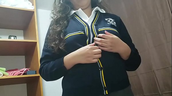 Adolescente sexy disfruta de sí misma Video