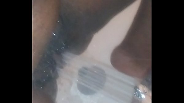 Hübsches Teenie-Mädchen tritt bei real_amateur auf