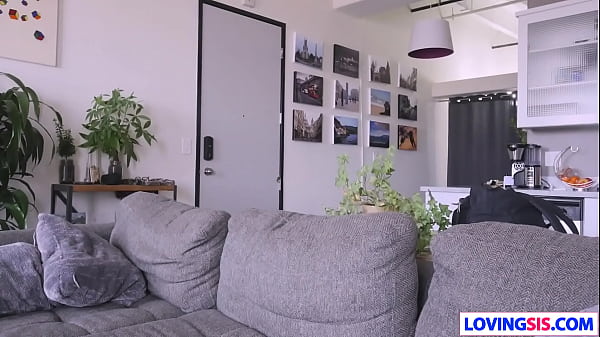 Kendall Kross abre as pernas