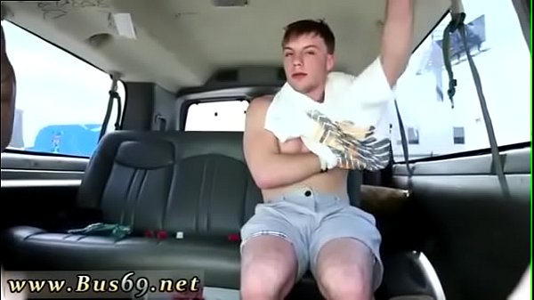 Emo-Hot-Boy-Schwulenporno und halbnackter heterosexueller männlicher Teenager zum ersten Mal