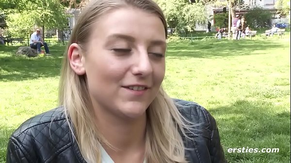 Tamara xoa cô ấy ướt âm hộ - ersties