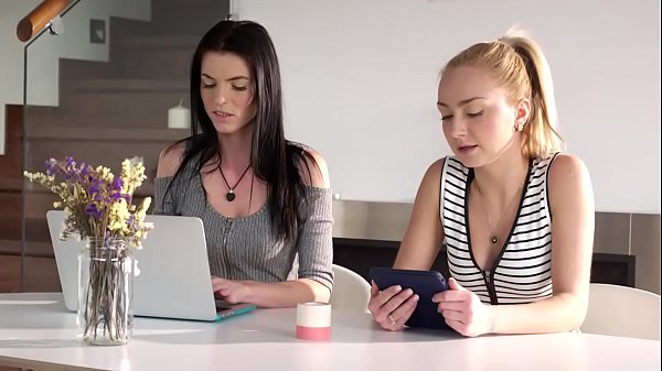 Victoria Puppy has feelings for Eileen Sue