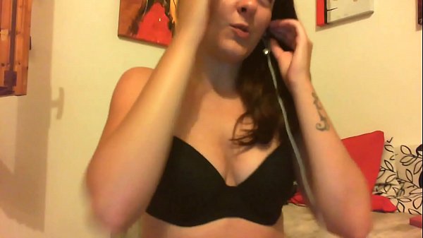 Umiliazioni estreme! Sei c. bevendo la mia pipì e pulendomi la figa e il culo dopo essermi scopato con grossi vibratori!