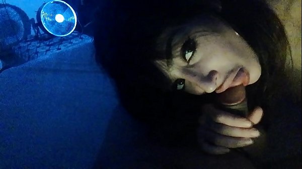 Neyla Kimy Beurette genießt einen langen Blowjob zu Hause