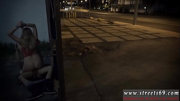 Dominatrix usa lo schiavo A meno che tu non sia degli anni Sessanta e approfondiscilo