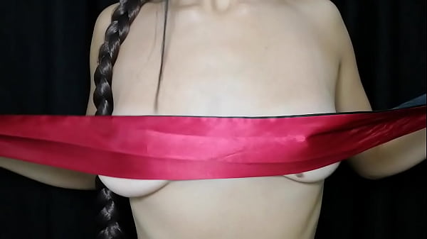 Fetiche por brincar com mamilos