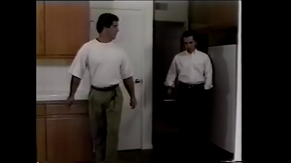 El agente de bienes raíces conoce algunos trucos que le permiten tener éxito en ese negocio y su nivel de ventas es mucho más alto que el de otras personas que trabajan en ese brunch.