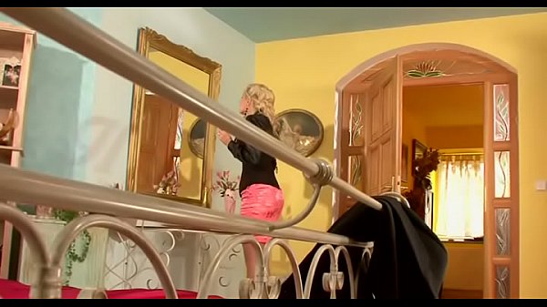 Startling Daria Glower fucks with pole