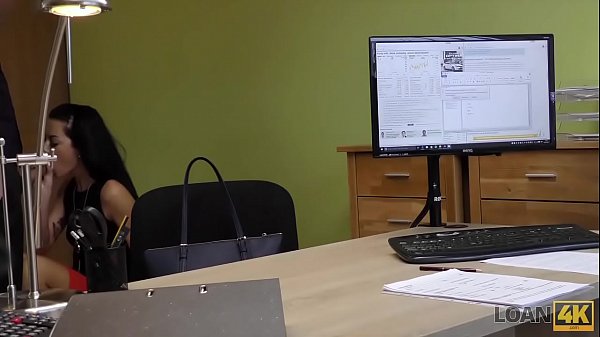 Hermosa adolescente posa adolescente