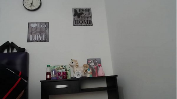 Racy Teen Stuff Vibratore nelle sue mutandine saldamente in webcam - Trasmissione dal Botswana