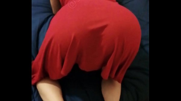 Jovencita flaca con delicioso culo follando a lo perrito