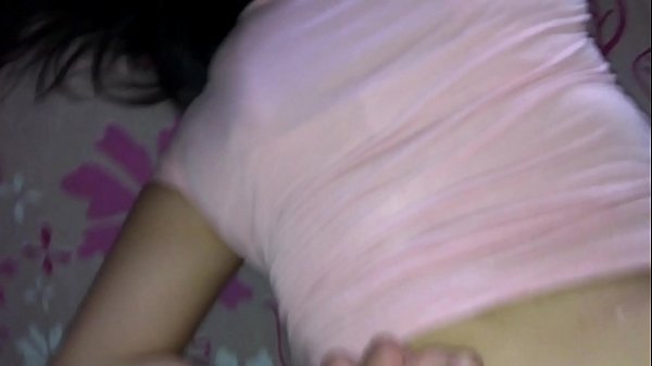 Tôi vào phòng anh ấy xem mông anh ấy, không ngờ anh ấy lại cho tôi nhét hết vào.