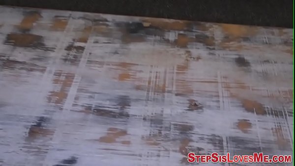 Amateur teenager spits out warm cum