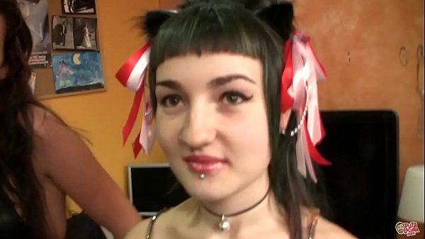 Sehen Sie sich das wunderschöne Teenie-Video zum Abspritzen an