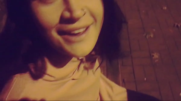 Fellation risquée à un inconnu en public