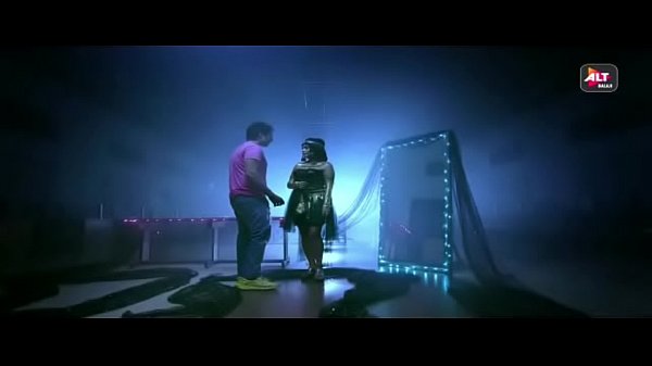 Gandii Baat S05 E01 Scena hot Lalita Madam ki dress scopa con gli studenti