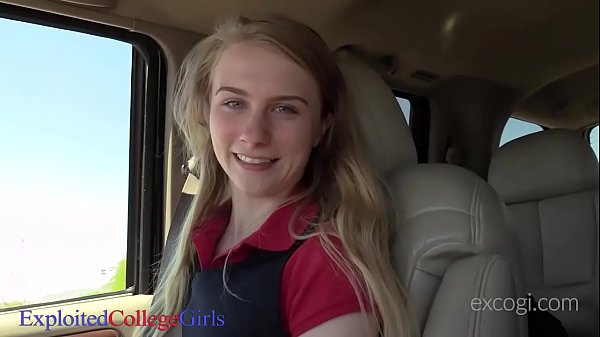 Charlotte, 18 anni, prende un cazzo duro nella sua piccola bocca e una piccola fica teenager!