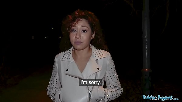 Public Agent La carina messicana si spalma la sborra sul culo dopo aver scopato sul cofano