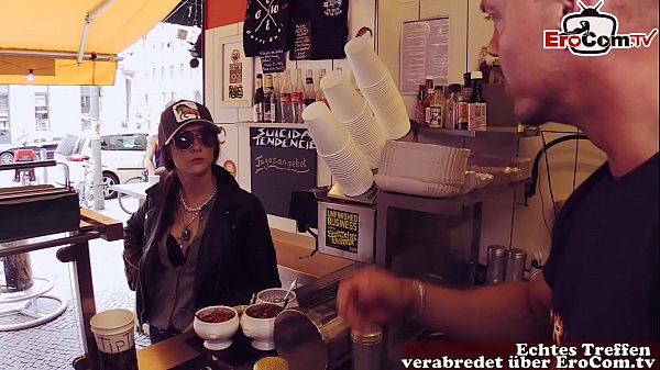 Adolescente mostra il video