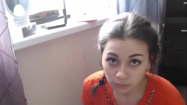 step Daughter suck her step daddy when step mommy is'_t home