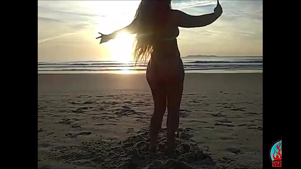 vivi sulla spiaggia - completa in rosso