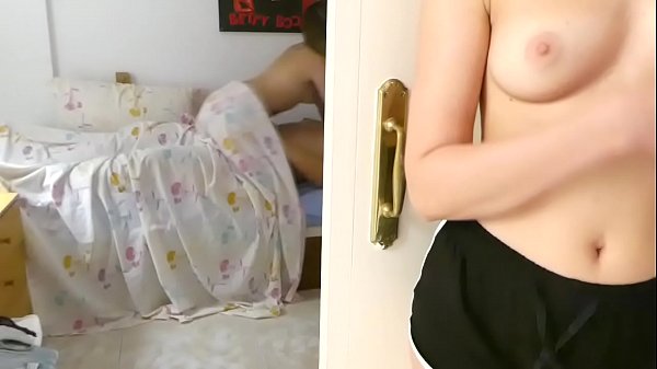 Tôi làm điều đó với bố dượng vì ông ấy làm tình với em gái tôi khi mẹ không có ở nhà