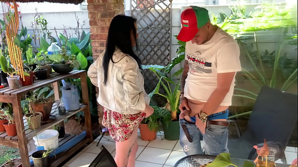 Incredibile ragazzina birichina si diverte