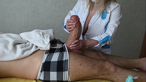 Che aspetto ha la fantasia di una massaggiatrice su un uomo con un cazzo gigante? Ogni donna sogna un grosso cazzo enorme che vuole toccare con le mani, masturbarsi da un tronco caldo e spesso che è impossibile.