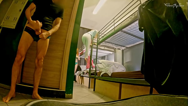 QUARTO MISTA DE HOSTEL: duas putas, um quarto, muita porra