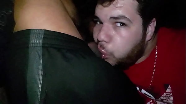 Ho allattato Maloka nel parco di notte e ho preso il latte / ho costretto il giocatore a mettere giù il videogioco e a scoparmi finché non mi è venuto in faccia (DOPPIO COMPLETO)