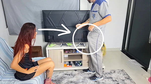 Der Techniker wollte gerade das Internet reparieren&hellip_, aber er hat noch viel mehr!