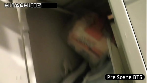 Heißes, hübsches Teenie neckt - sex_toys