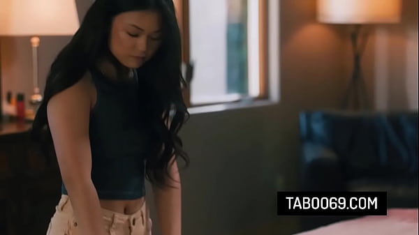 Beautiful Teen shows off teen