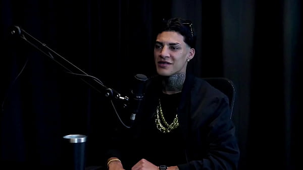 Anh ấy muốn ở lại Châu Âu trong hai năm để làm việc, anh ấy đến một cuộc hẹn lúc nửa đêm và sợ hãi, còn người bạn thì thích đánh lừa... - Gabriell Rios (XEM TRÊN: SHEER/RED)