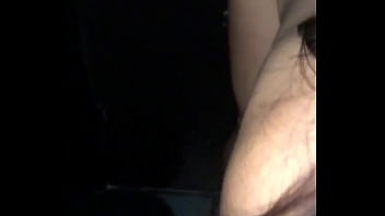 Tôi kể với Chồng rằng tôi làm thêm giờ nhưng lại đến nhà Đu. Người phụ nữ đã có chồng rất nghịch ngợm, đến nhà Swing và phân phát âm hộ của mình tại câu lạc bộ.