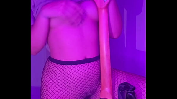 Schöner Teenager zeigt sich sexy