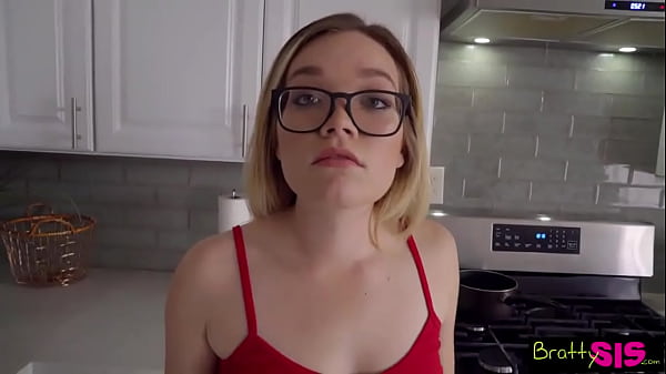 Katie Kush schreit Stiefbruder an: „Du bist so ein Lügner, du perversierst mich immer!“