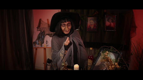 顽皮的金发少女